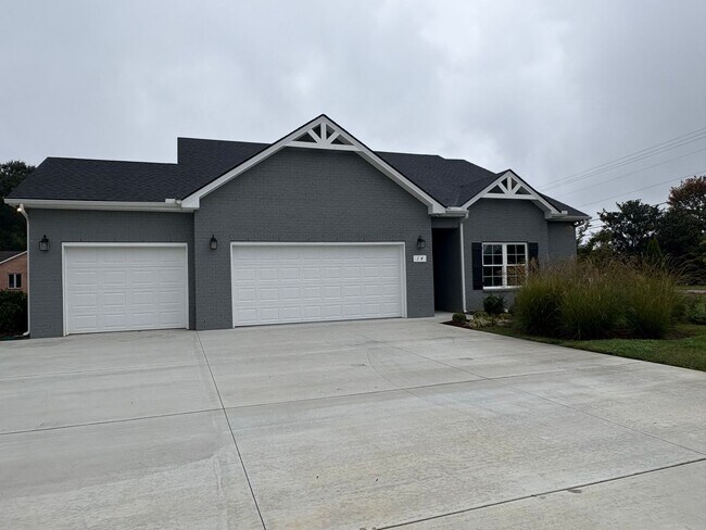 Foto del edificio - BRAND NEW 3 Bed 2 Bath Home with Fenced in...