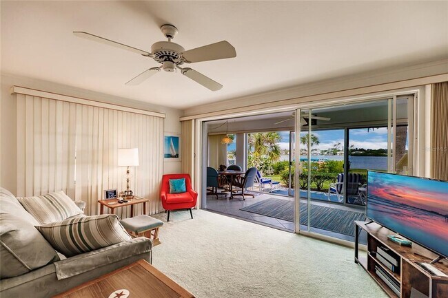 Foto del edificio - 6005 Midnight Pass Rd