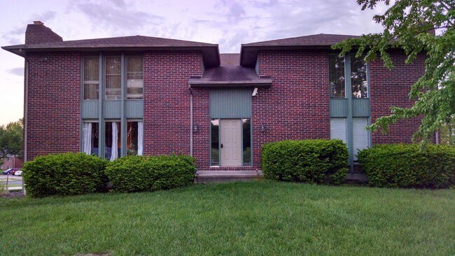 Building Photo - 332 Southampton Dr
