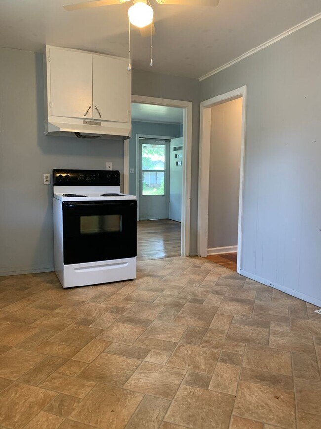 Foto del edificio - Updated 2 bed/1 bath, 720 sqft home!