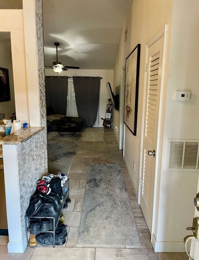 Foto del edificio - 1 bedroom Creekside Villas Townhome Near O...