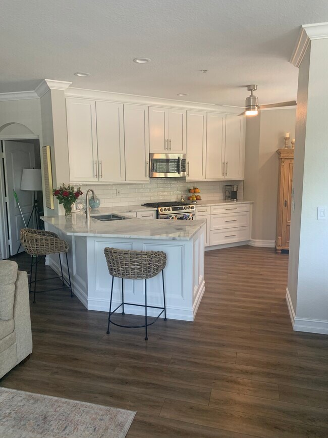 Cocina - 2765 Via Cipriani St