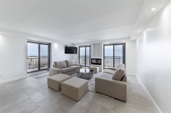 Foto del edificio - 230 W Broadway