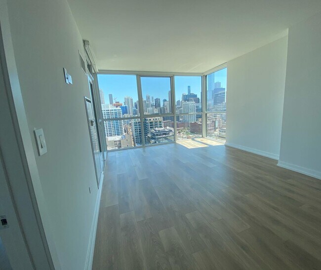 Foto del edificio - 678 N Orleans St