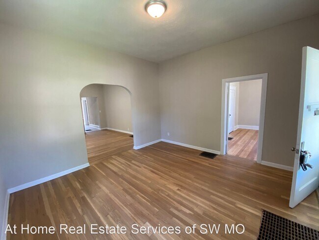Building Photo - 4 br, 1 bath House - 609 S Grant