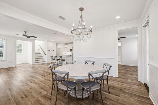 Building Photo - 250 Windrow Way