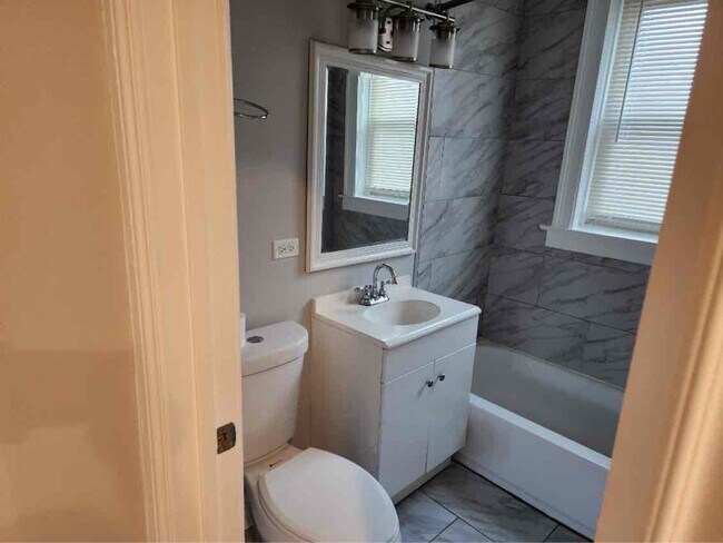 Foto del edificio - 1138 W 84th St