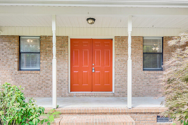 Building Photo - 10612 Chelsea Dr