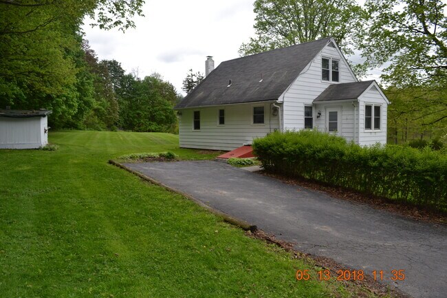 Foto del edificio - 65 County House Rd