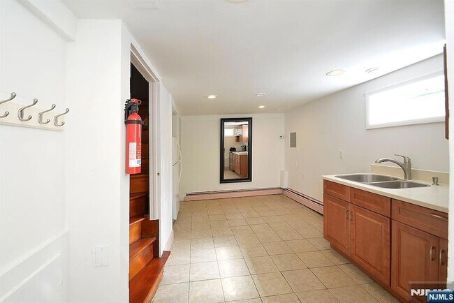 Foto del edificio - 318 Harrington Ave