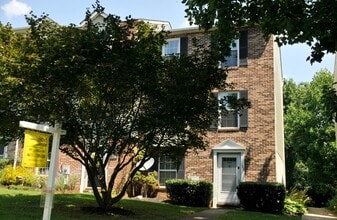 Building Photo - 125 N Towne Ct