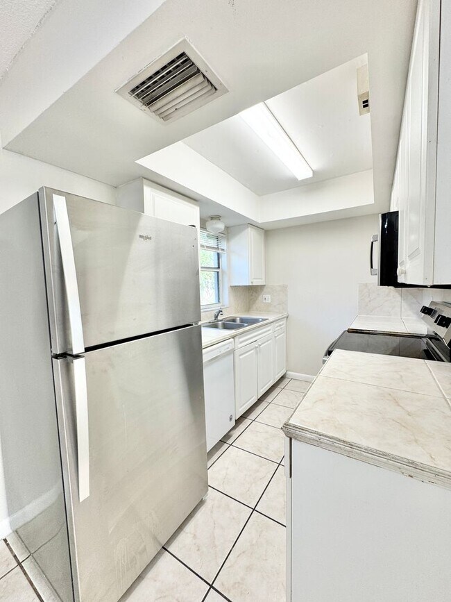 Foto del edificio - ** BONITA SPRINGS ** 2 BED / 1 BATH ** WEST OF 41 ** PET OK **