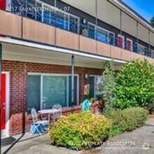 Building Photo - 4857 Fauntleroy Wy SW