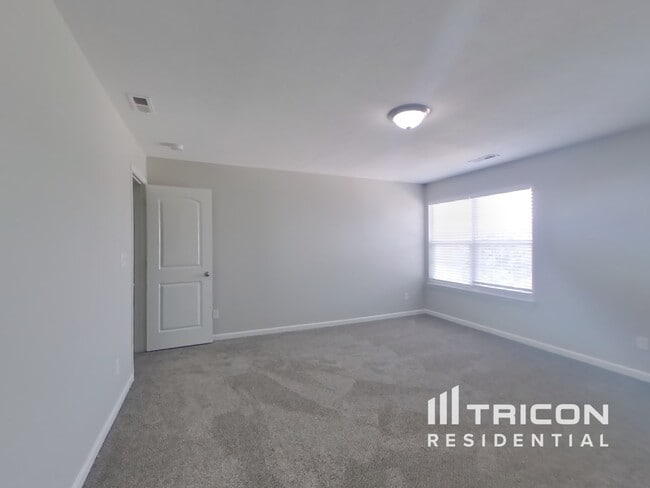 Building Photo - 371 Wakefield Ct