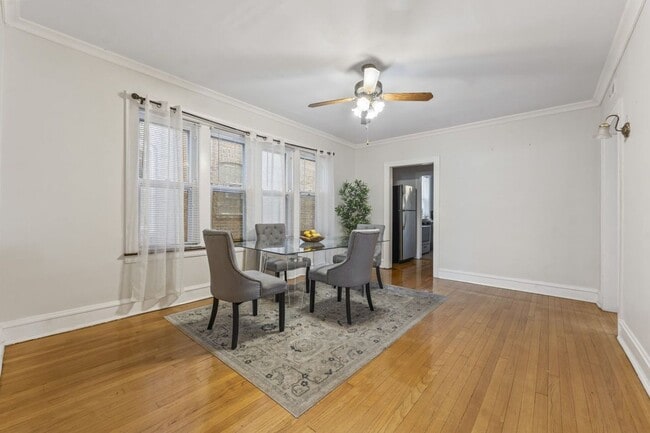 Foto del edificio - 6444 N Washtenaw Ave