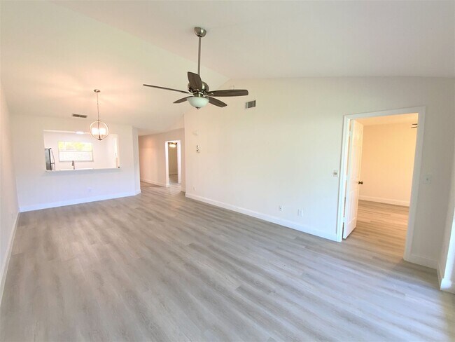 Building Photo - 776 Landover Cir