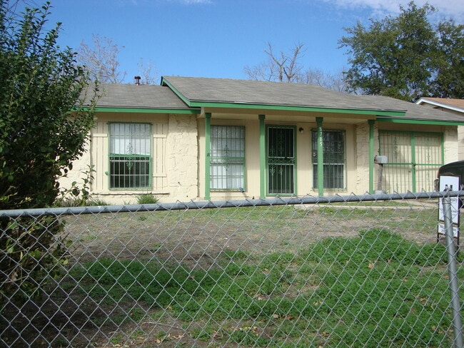 Building Photo - Indian Creek