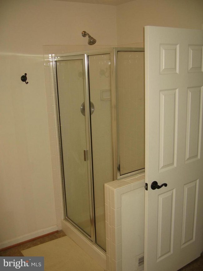 Building Photo - 404 Starkey's Landing