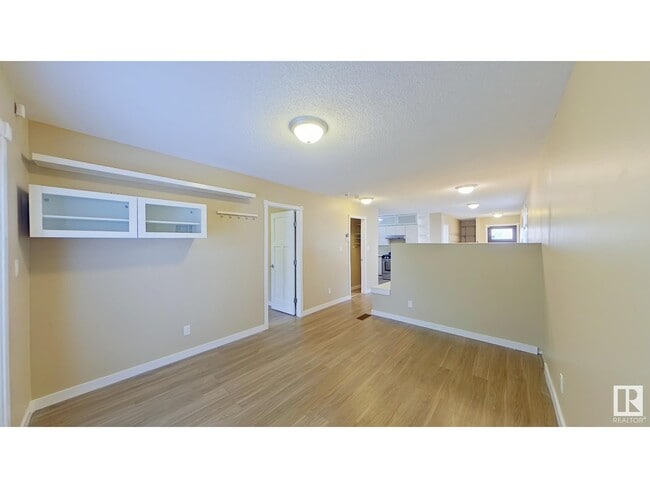 Building Photo - 153 Kiniski Crescent NW