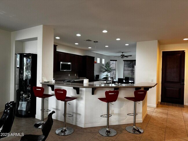 Foto del edificio - 2572 N 165th Dr