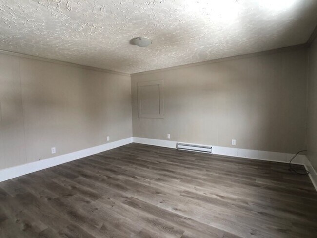 Building Photo - In JEROMESVILLE!  2 Bedroom Available!