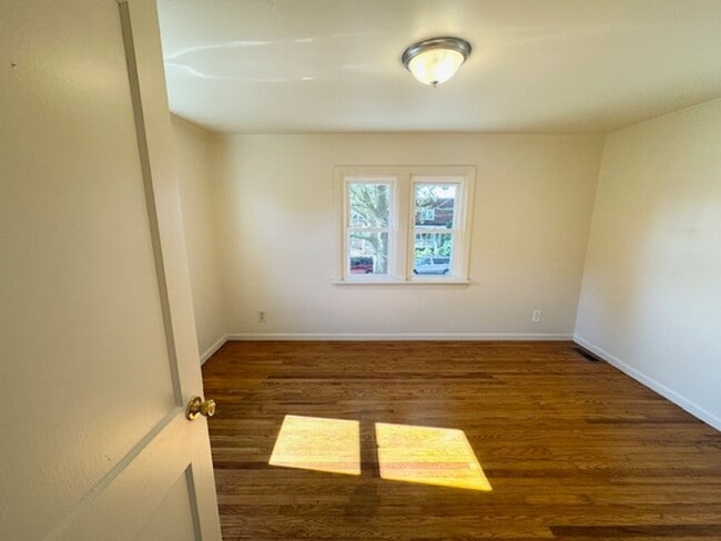 Foto del edificio - 2 Bedroom Semi-Detached Townhome