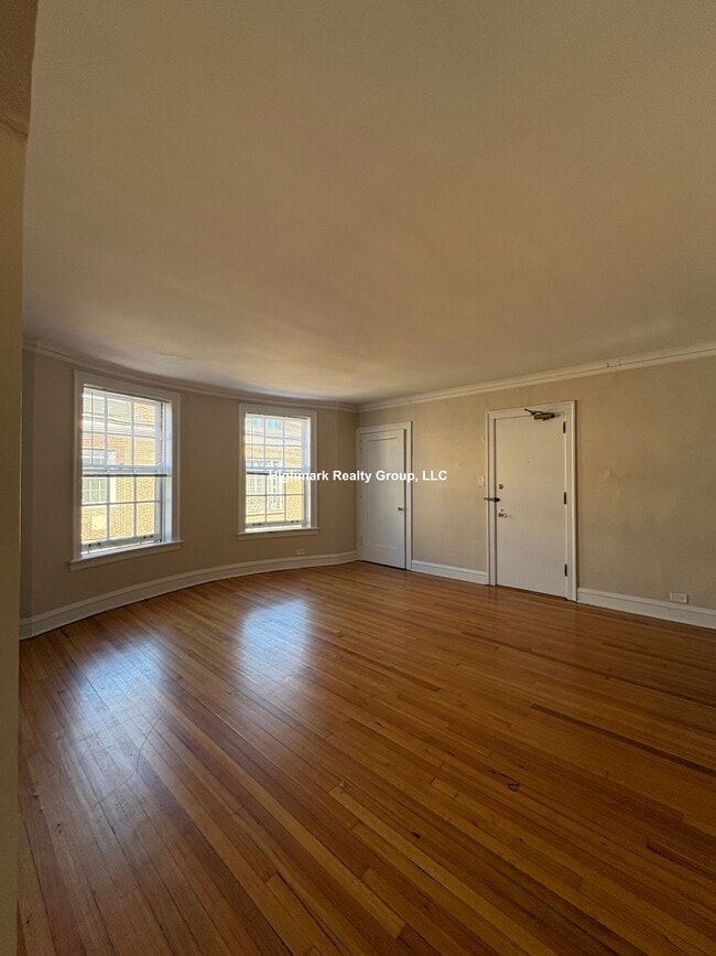Building Photo - 909 Elmwood Ave