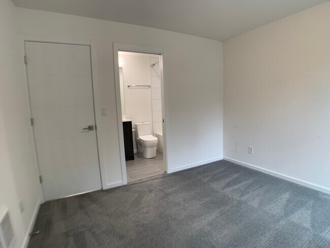 Foto del edificio - 13735 35th Ave NE