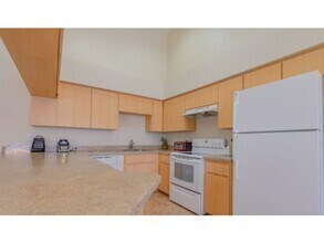 Building Photo - 7848 Pinehurst Dr