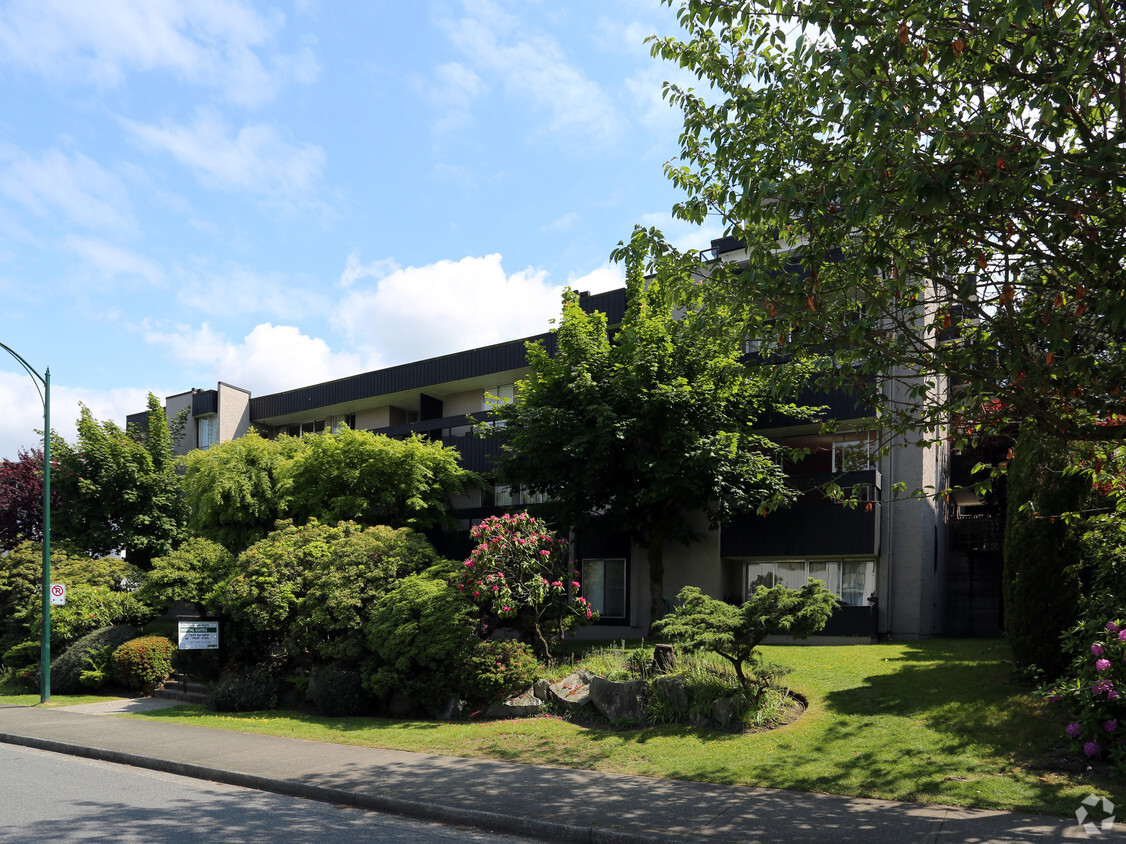 Photo du bâtiment - Pacific View Apartments