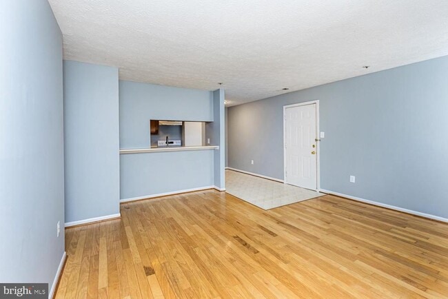 Foto del edificio - 4732 Dorsey Hall Dr
