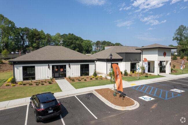Building Photo - Pointe Grand Spartanburg