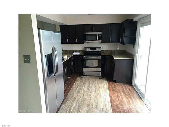 Building Photo - Landstown Lakes