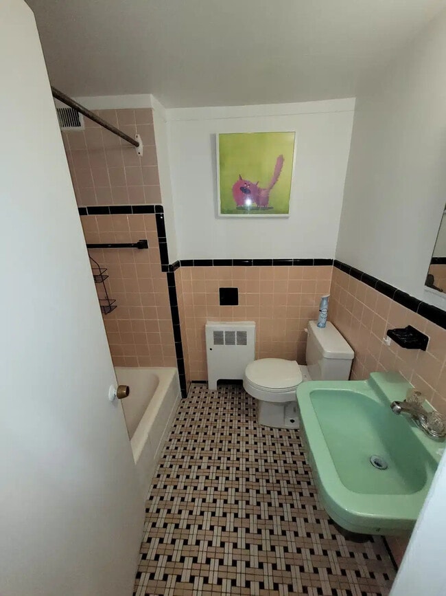 Photo du bâtiment - 4343 Av Jeanne-D'arc