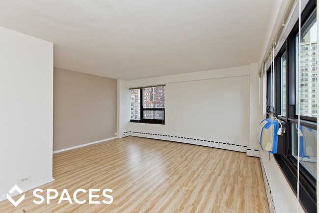 Foto del edificio - 350 W Oakdale Ave