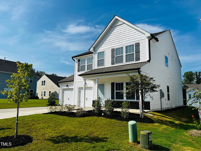 Foto del edificio - Like-New Home Near Downtown Fuquay with Mo...