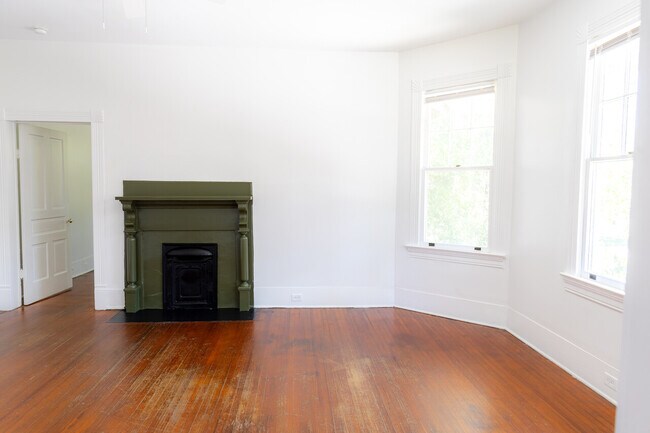 Building Photo - 1615 N Patterson St