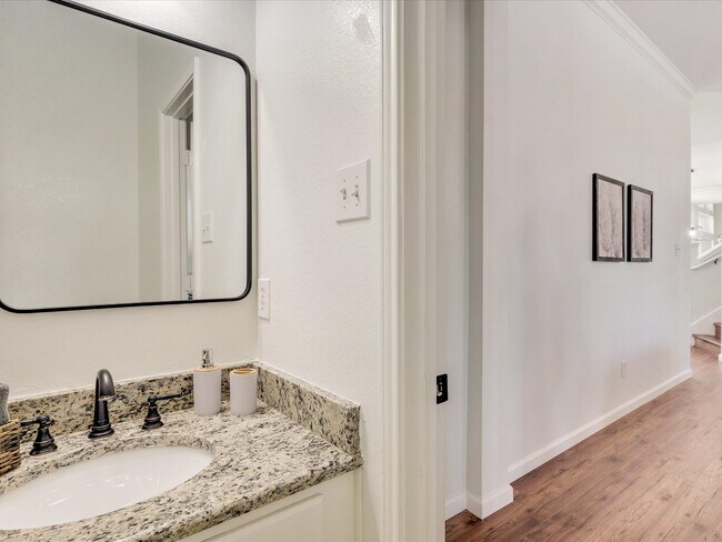 Foto del edificio - 7132 Hunt Ln