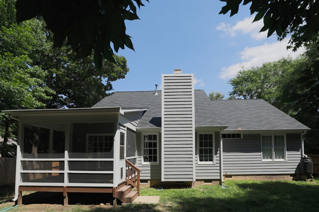 Photo - 4003 Ellisfield Drive House