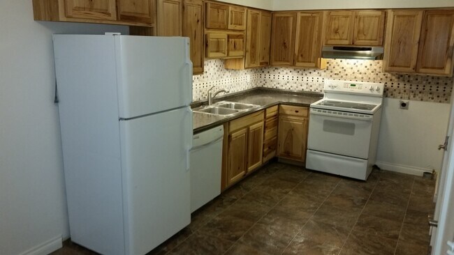 Photo - 314 W Center St Apartment