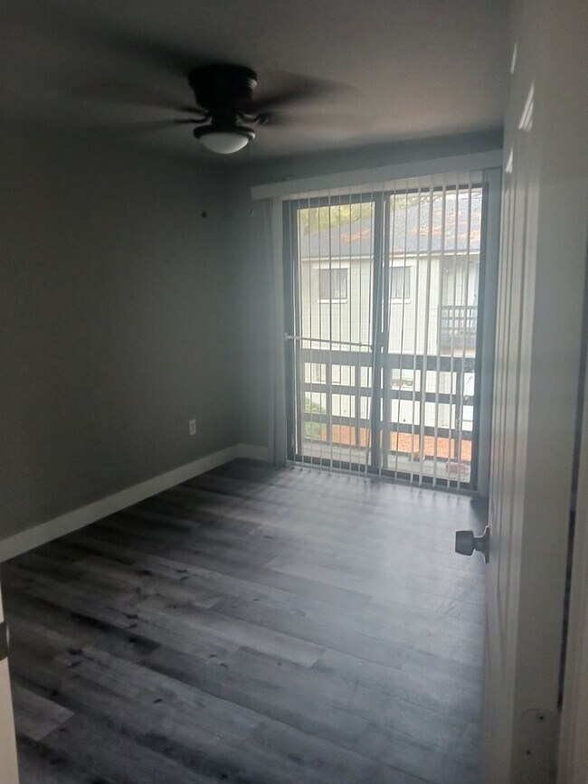 Foto del edificio - 617 SW 69th St