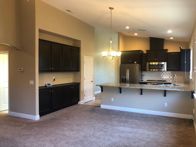 Building Photo - 353 Stannous Ct