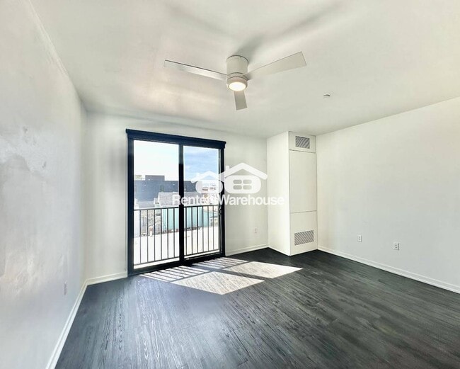 Building Photo - 329 5th St