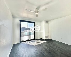 Building Photo - 329 5th St