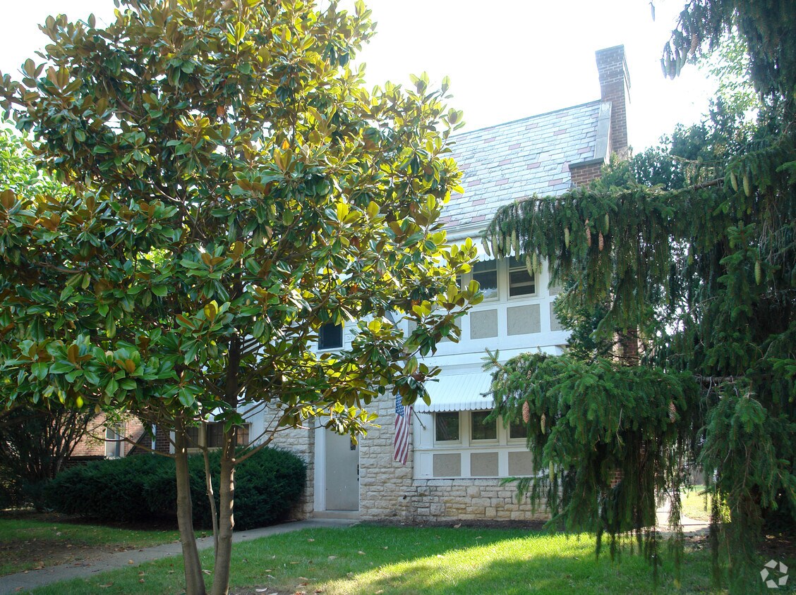 Primary Photo - 1658 Wyandotte Rd