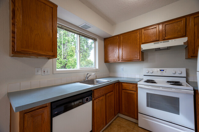 Building Photo - 13283 SE Oatfield Rd