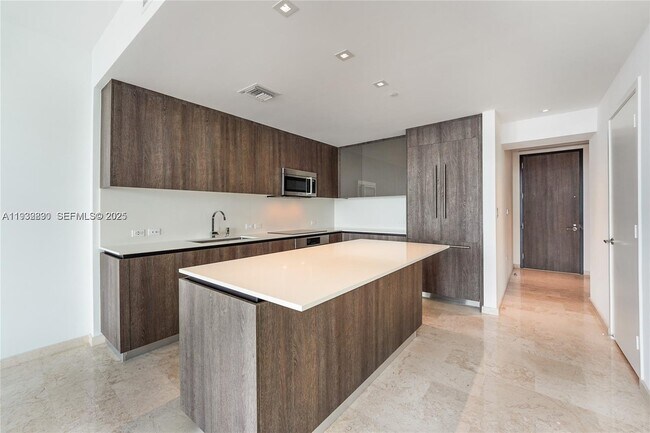 Foto del edificio - 88 SW 7th St