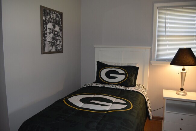Bart Starr Bedroom - 2234 S Oneida St
