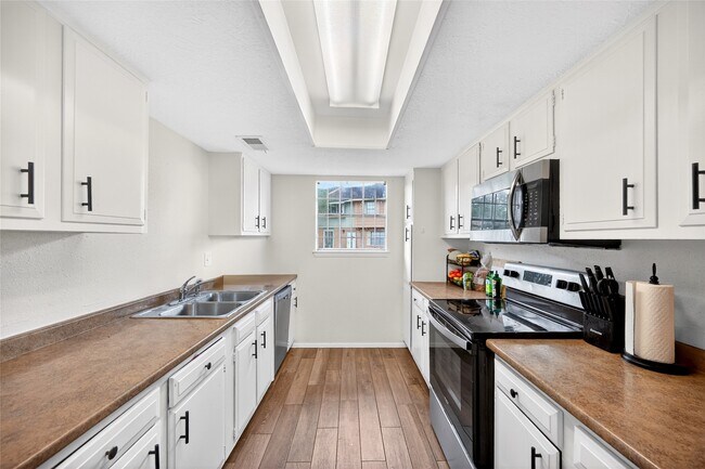 Foto del edificio - 6975 Chasewood Dr