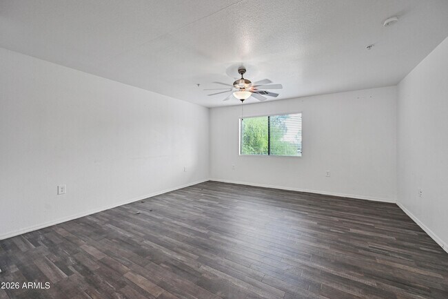 Foto del edificio - 3065 N 67th Ave